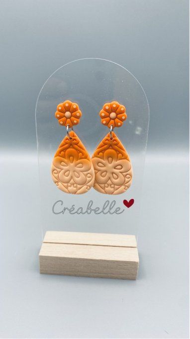 Clous fleurs gouttes