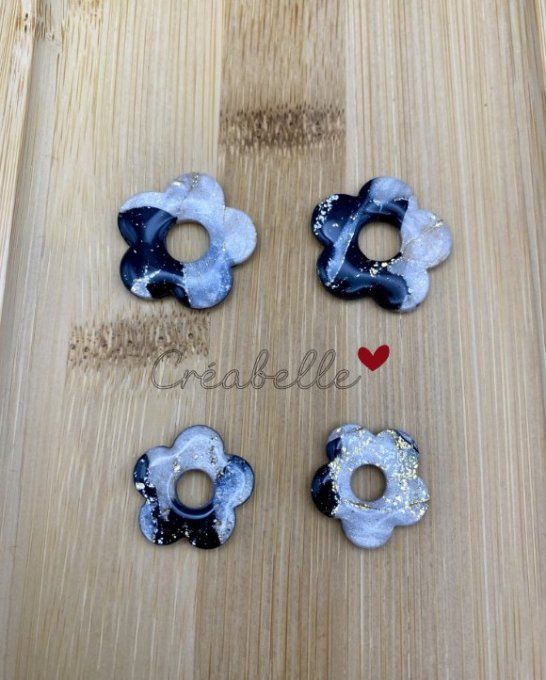 Fleurs noires, nacrées et paillétées